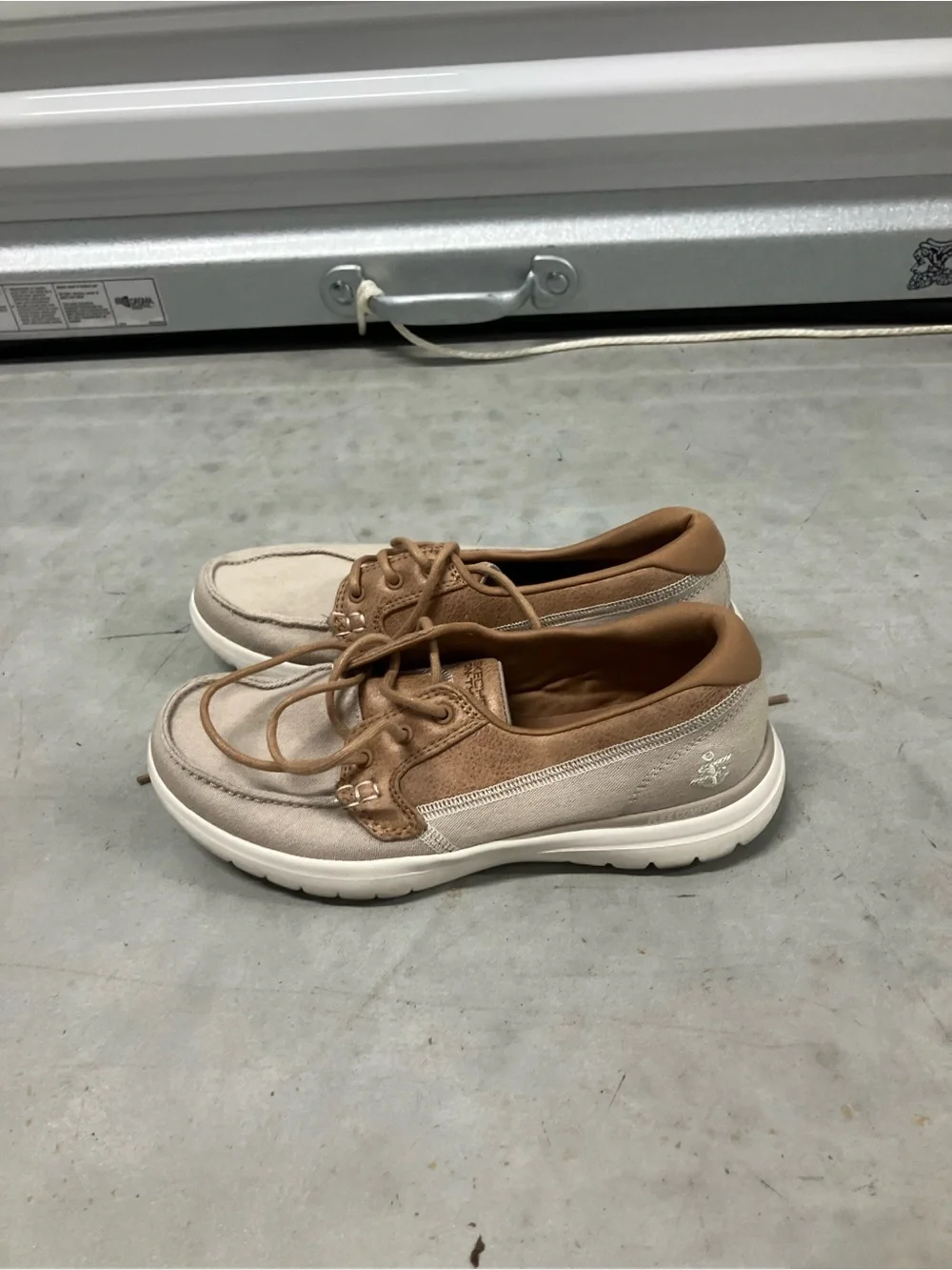 Skechers On-the-GO Flex - Embark boat shoe women’s shoe Size 7